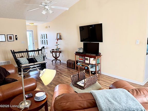 4th image of 104 Baltrusol Ct