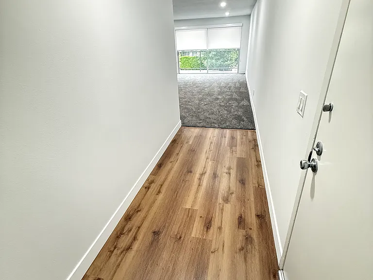 California Euclid Apartments — Photo 26