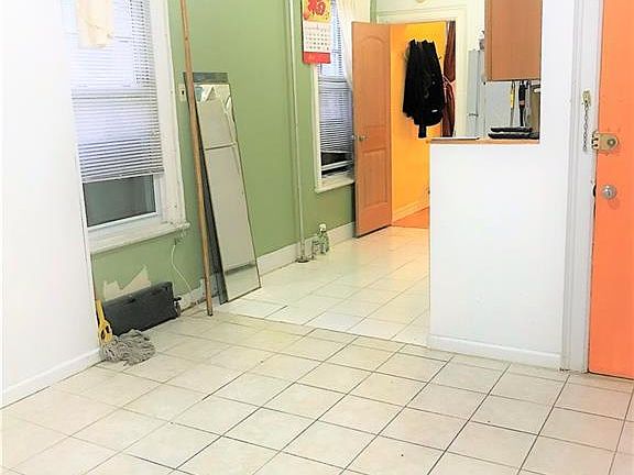 4th image of 1526 71st St APT 1R