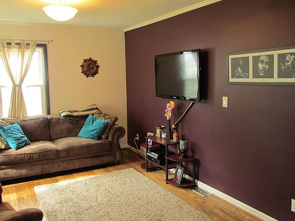 4th image of 908 Hillside Ct