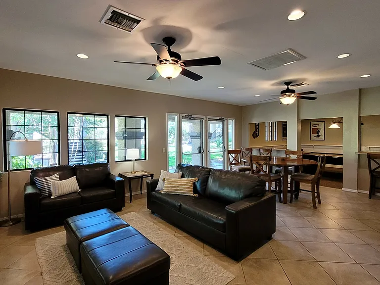 Lantana Apartments — Photo 4