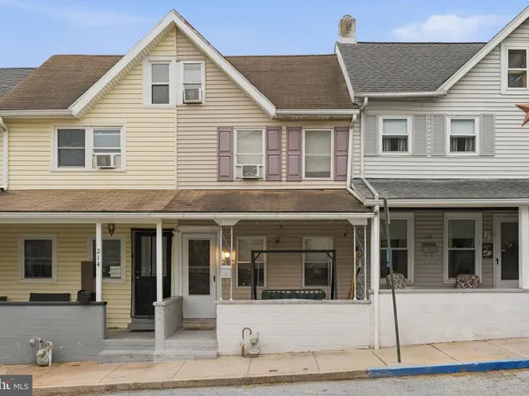 216 Grant St, Parkesburg, PA 19365