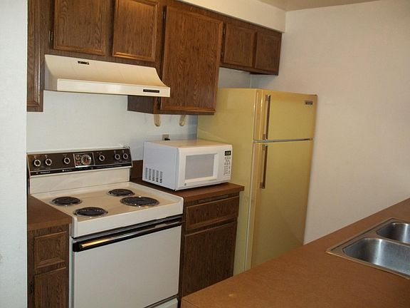 4th image of 1512 W Sandalwood Dr