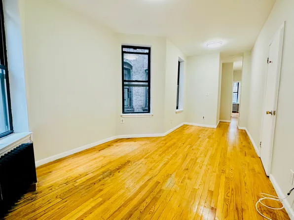 230 West 24th Street image 1 of 6