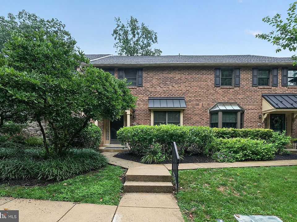 1st image of 105 Putney Ln #105