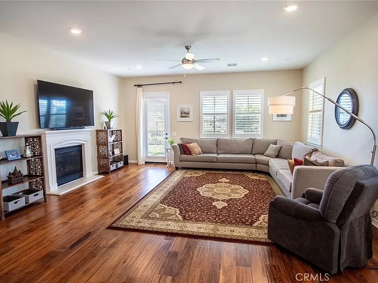 26424 Township St — Photo 3