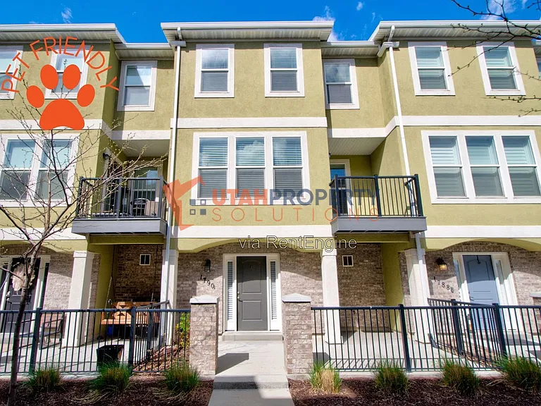 1790 W Dalmeny Way — Photo 1