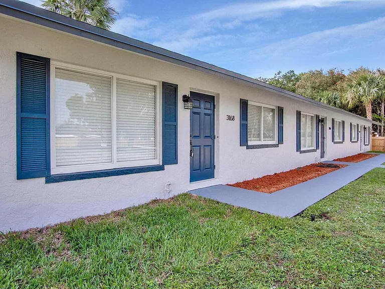 3166 Melaleuca Rd — Photo 2
