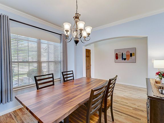 4th image of 9008 Hawley Dr