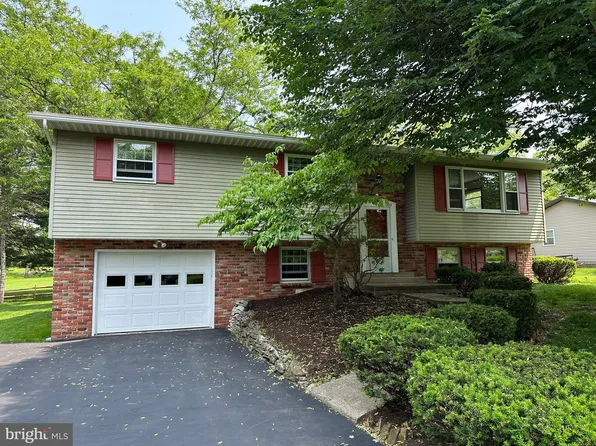 1232 Mayberry Ln, State College, PA 16801