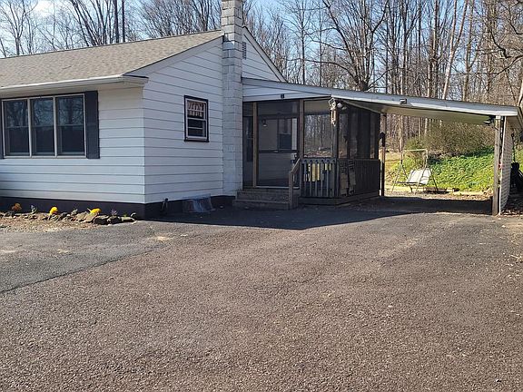 3rd image of 2720 Hauck Rd