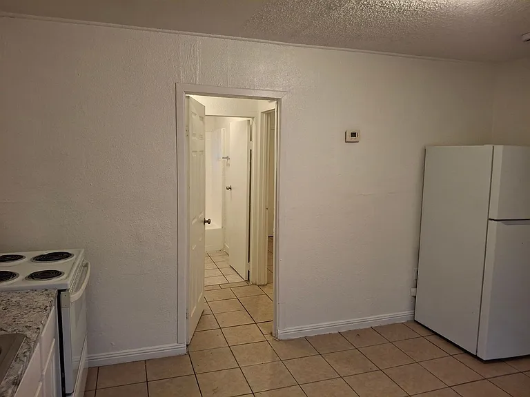 1007 C St #3 — Photo 6