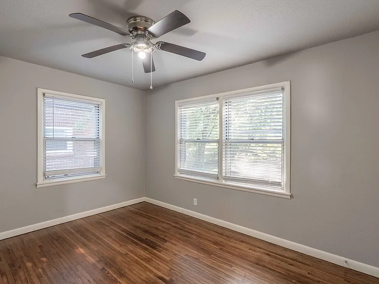 1618 S Ash Pl — Photo 26