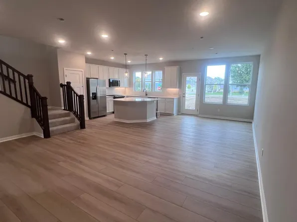 22144 Harvest Ave, Rogers, MN 55374