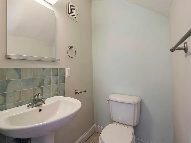 114A Cottage St #2 — Photo 6