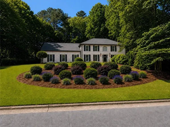 890 Ferncroft Ct, Roswell, GA 30075