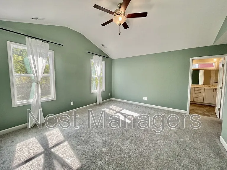 1102 Norwood St — Photo 32