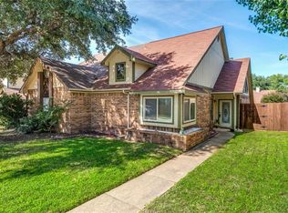 710 Bordeaux Dr, Euless, TX 76039