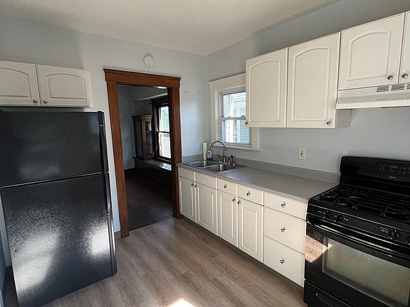 4th image of 1315 W 110th St APT 2