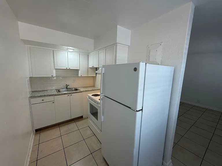 123 Erie St — Photo 36