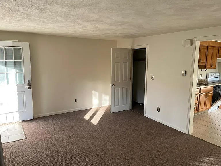 4610 Post Rd #14 — Photo 7