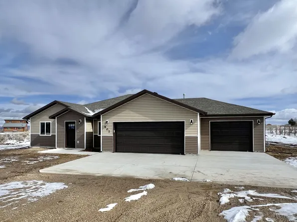 807 Thorpe Dr, Spring Creek, NV 89815