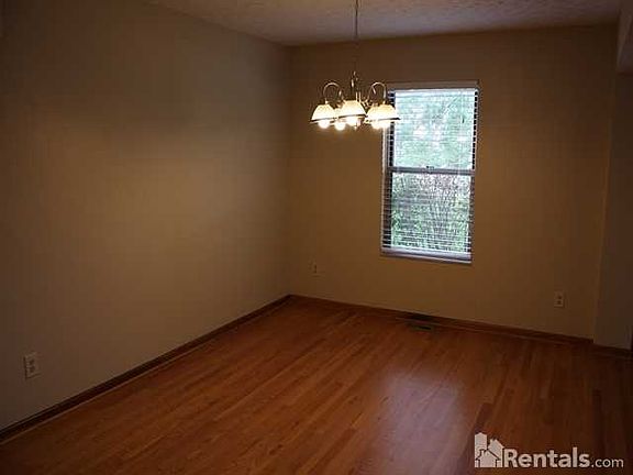 3rd image of 3535 Farmstead Dr