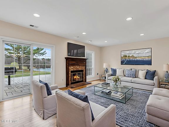 3rd image of 85 Dartmouth Place