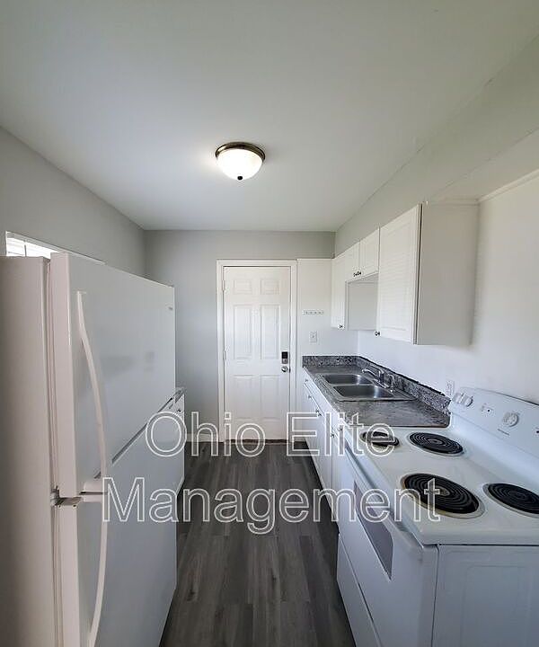 1st image of 2822 E 5th Ave