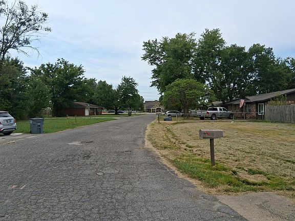 5th image of 1504 S Johnson Ave