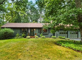 42 Oakwood Dr, Oxford, CT 06478