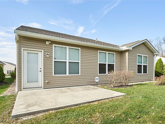 3rd image of 543 Heritage Woods Dr