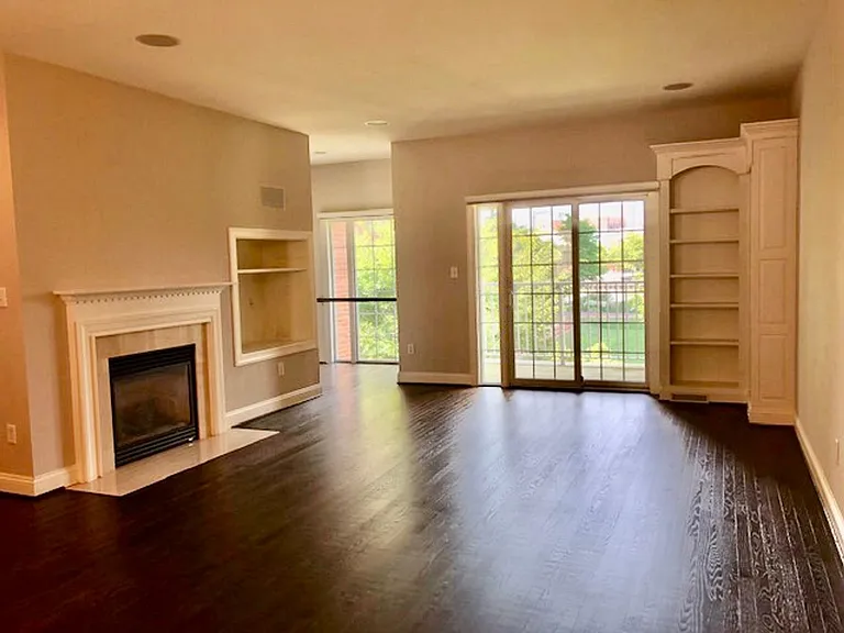 145 Christina Landing Dr — Photo 4