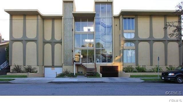 2nd image of 333 Newport Ave Unit 105