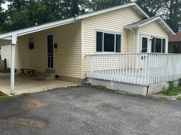 312 White Sands Dr, Lusby, MD 20657