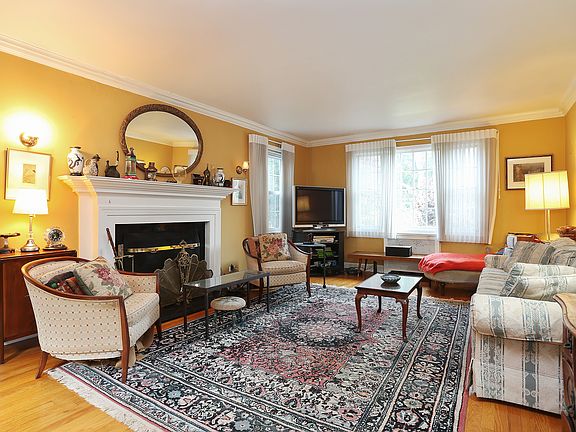 5th image of 80 Leewood Dr