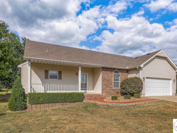 203 W Kody Cir, Clinton, MO 64735