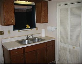 5th image of 1107 Kinyon St