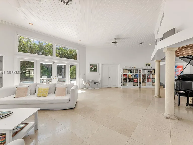 7924 SW 50th Ct — Photo 2