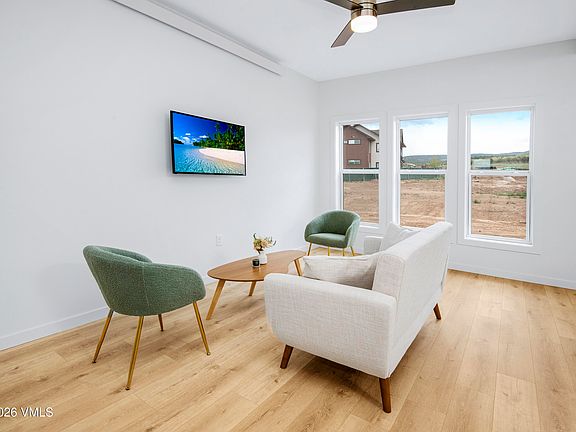 3rd image of 90 Comanche Way