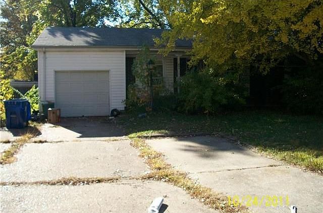 1st image of 804 Townhouse Ln