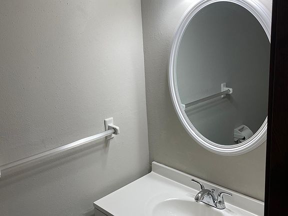 4th image of 2208 Bushnell Dr APT C