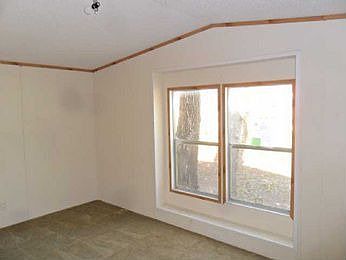 4th image of 606 Oaklanding Cir