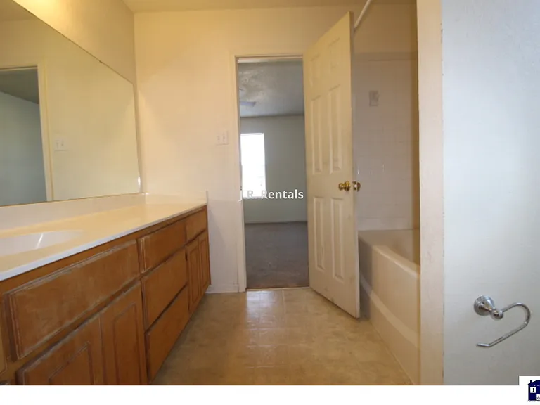 4607 Lloyd Dr — Photo 58