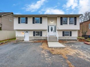 903 Avenue N, Matamoras, PA 18336