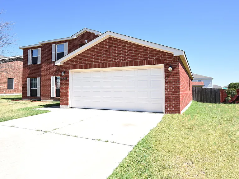 2305 Riley Dr — Photo 5