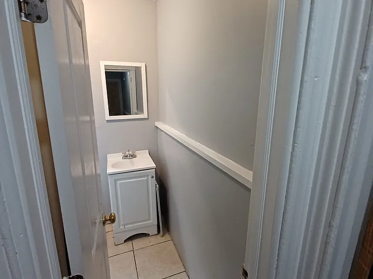 1249 E Chelten Ave — Photo 10