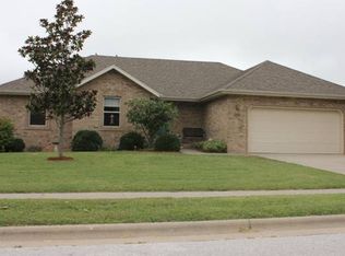 4413 S Hemlock Ave, Springfield, MO 65810