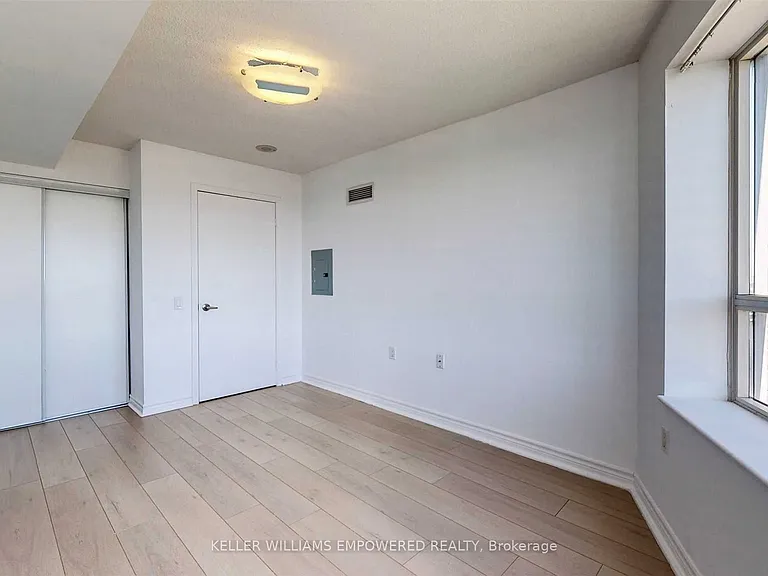 650 Lawrence Ave W #915 — Photo 9