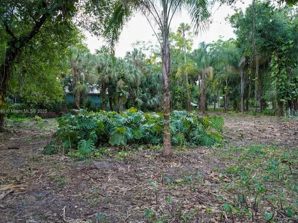 385 Caloosa Dr, Labelle, FL 33935